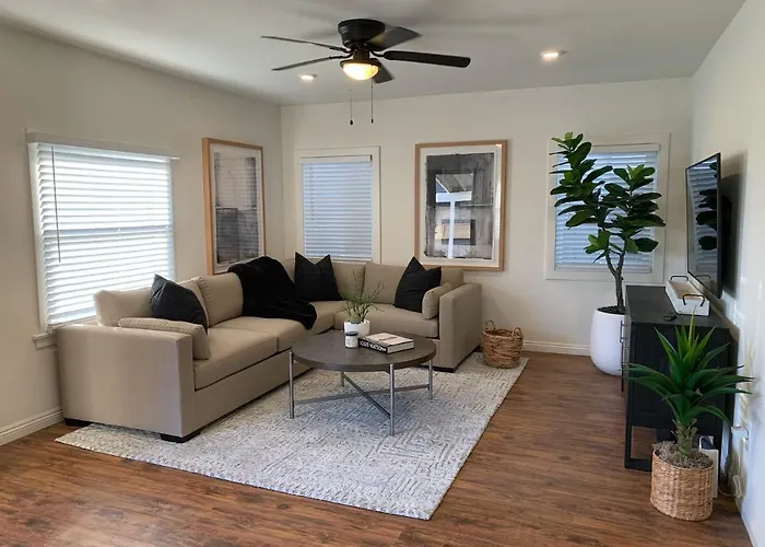 Huntington Highlight - Pool, Patio, Close To Beach