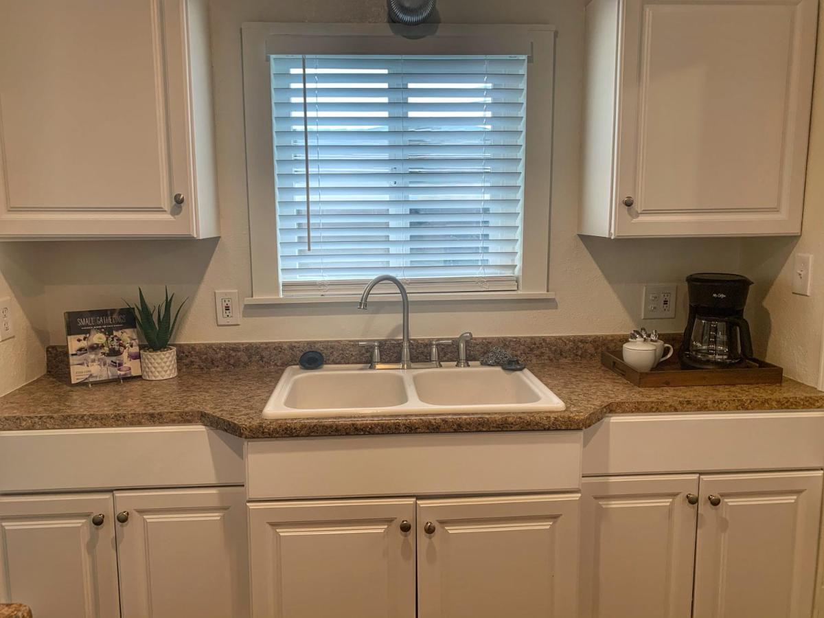 Huntington Highlight - Pool, Patio, Close To