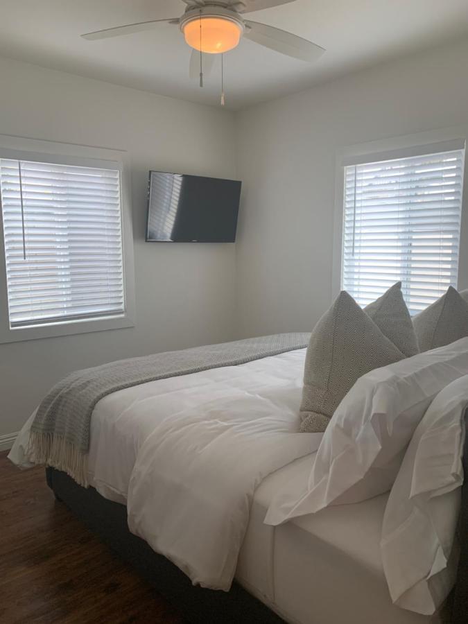 Huntington Highlight - Pool, Patio, Close To *